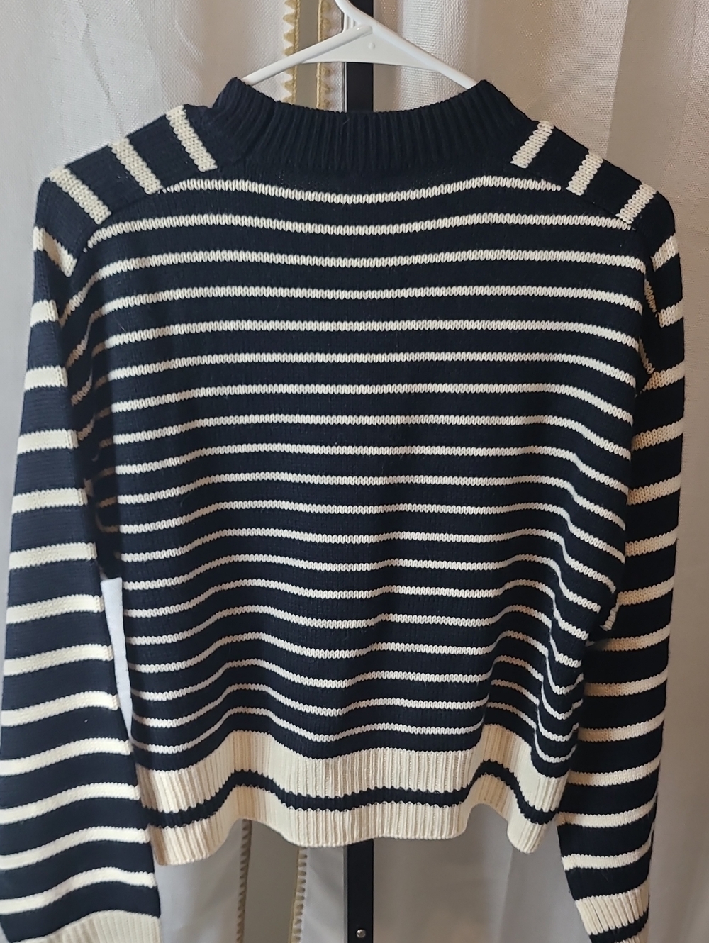 Industry Republic Crew Neck cropped sweater size Med - Picture 5 of 5